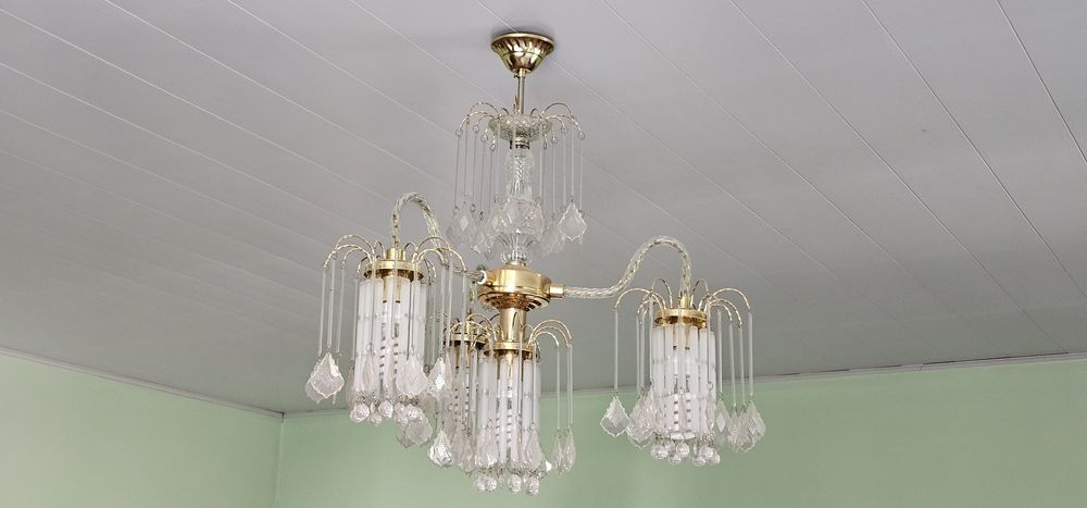 Люстра чирок сотилади