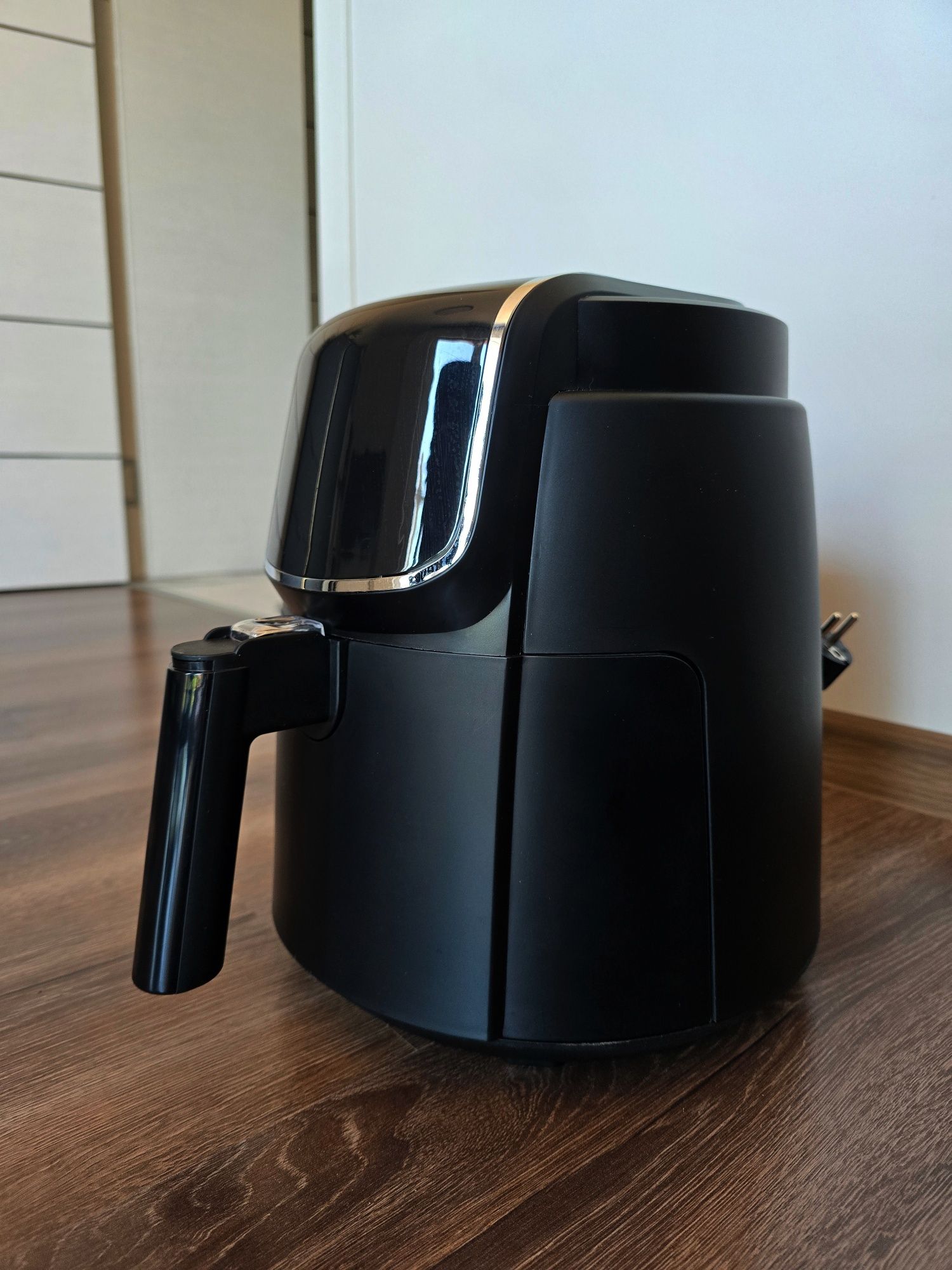 Фритюрник с горещ въздух Midea еър фрайър