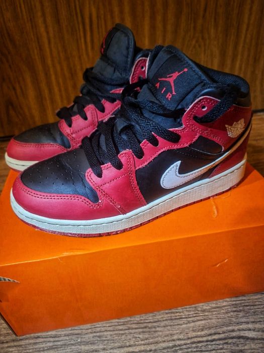 AIR Jordan 1Mid Sneakers 37.5