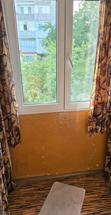 Închiriez Garsonieră Confort 1 Strada Constructorilor Etaj 1 Pret 200E