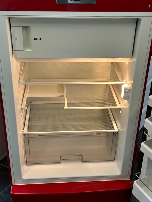 Хладилник Bosch Classic Edition | 127 см| ретро дизайн