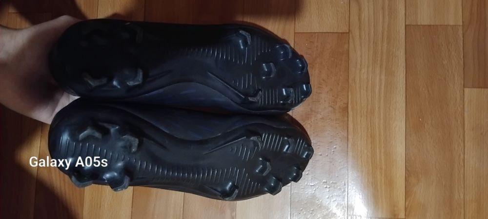 Бутсы 41 размер ничем не пахнут