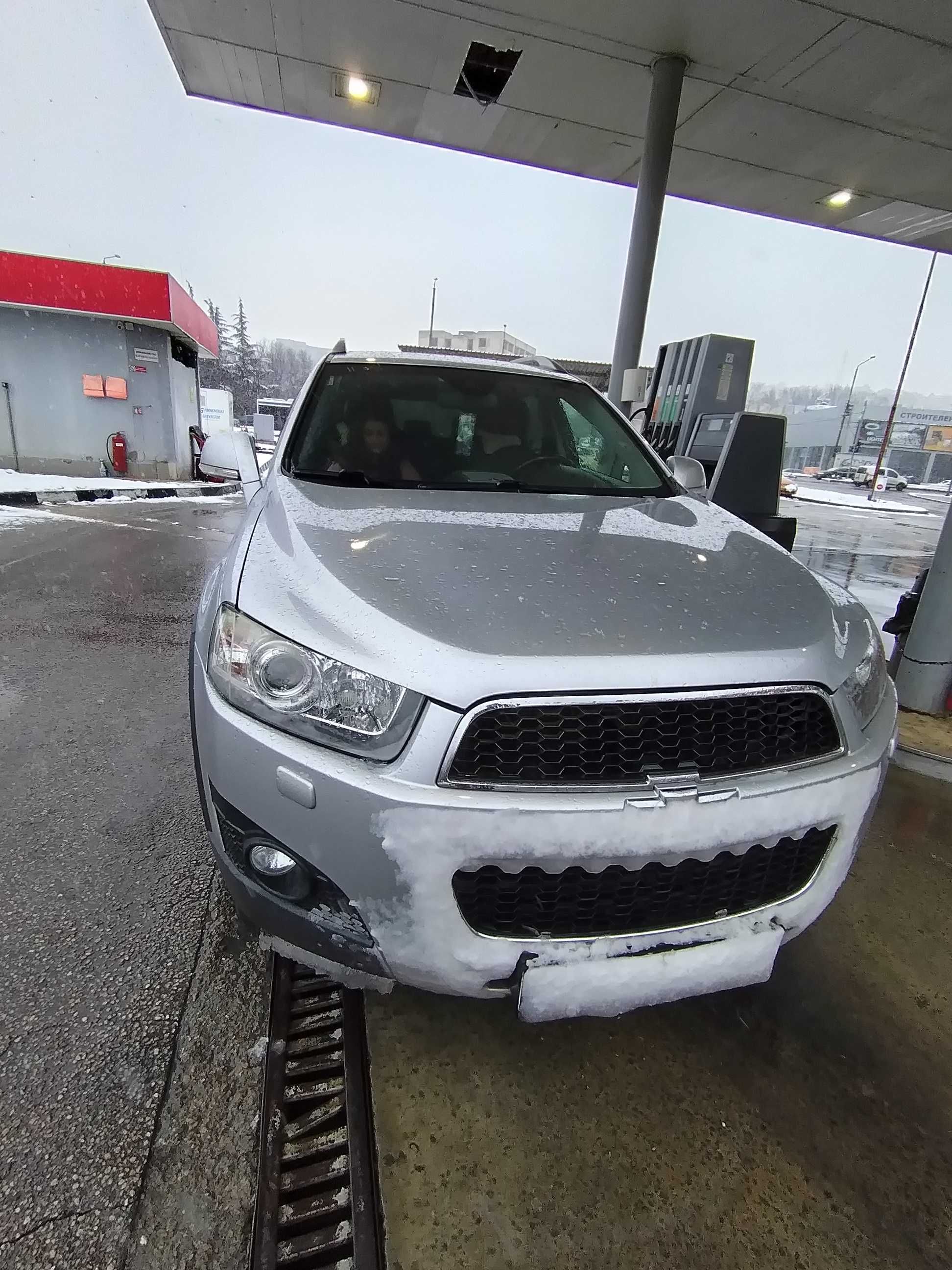 Chevrolet Captiva 2.4 4x4 Юбилейно издание 7 места Газ/Бензин 2012 г.