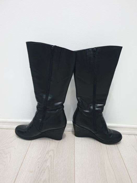 Vând cizme de piele îmblănite