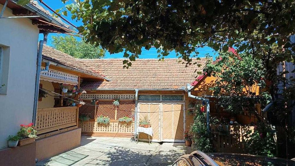 Vand Casa si Teren in Comanesti