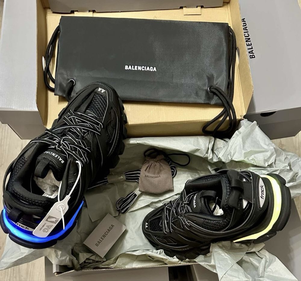 Balenciaga track led