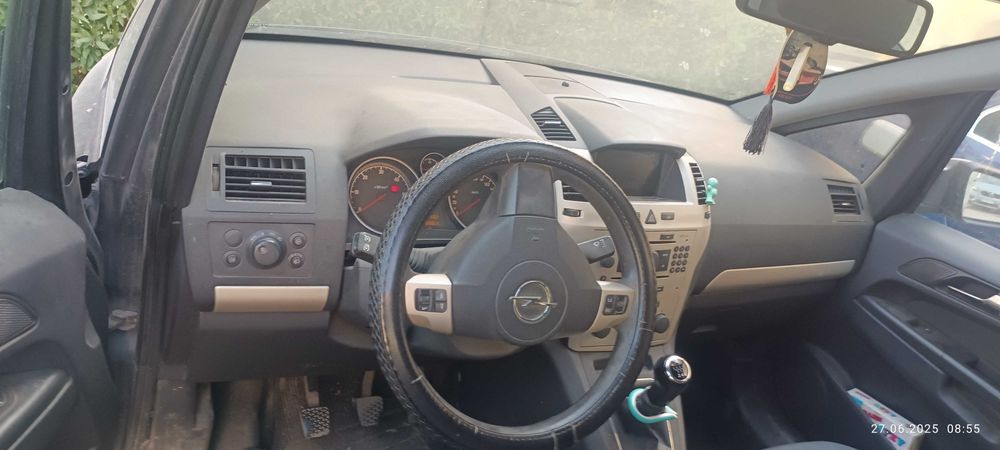 Opel zafira 2009
