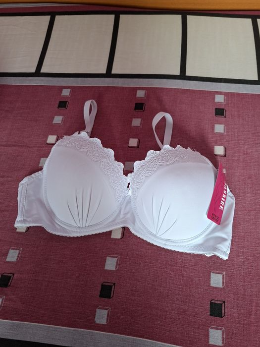 Vând Sutien Damă Mărimea 38/85 C Nou