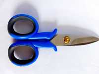 Професионални Електричарски
Ножици с остриета от неръждаема стомана