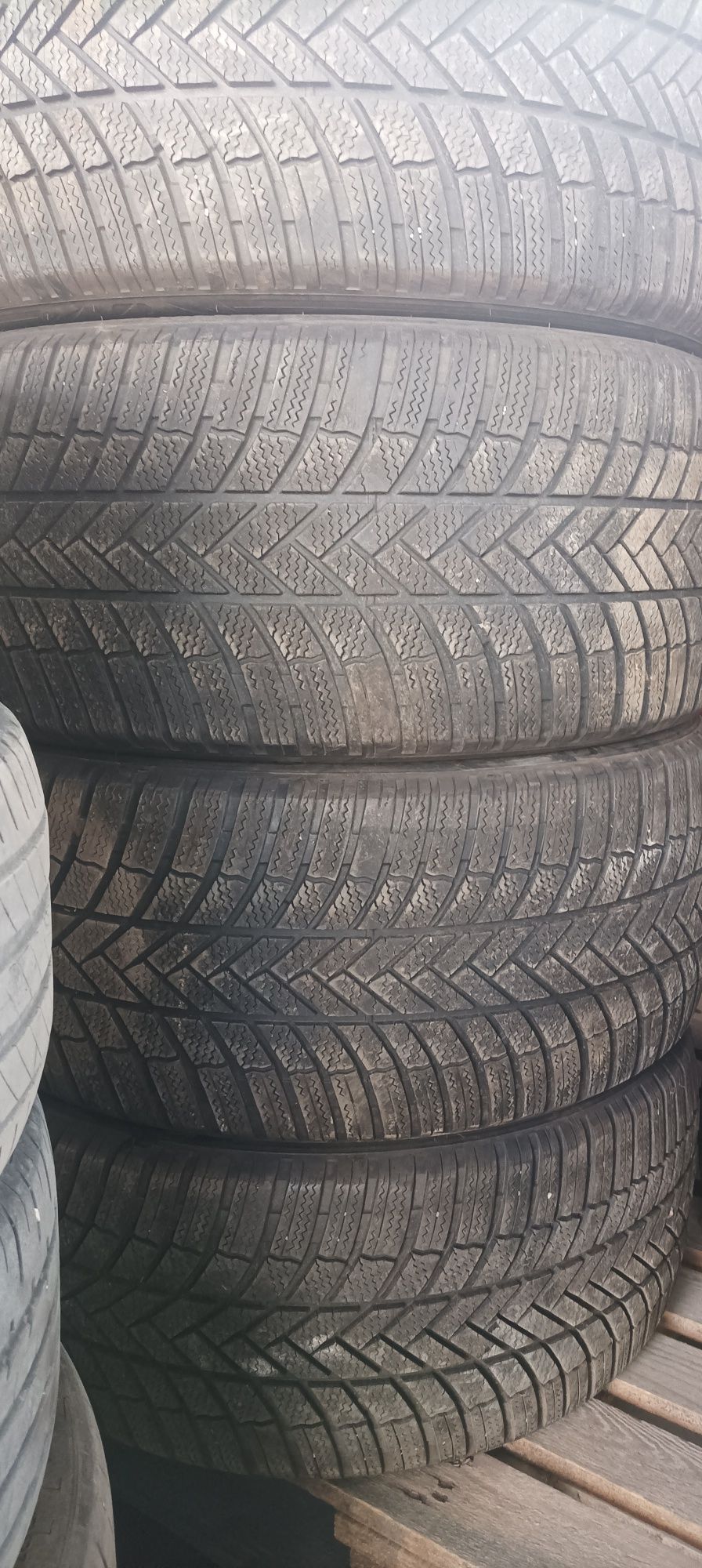 Зимни гуми Bridgestone Blizzaka LM005