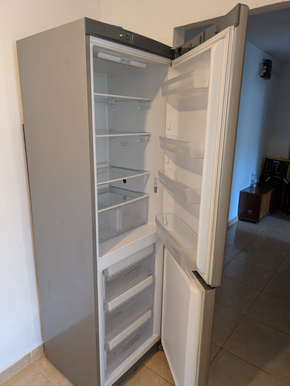 Combina frigorifica Indesit