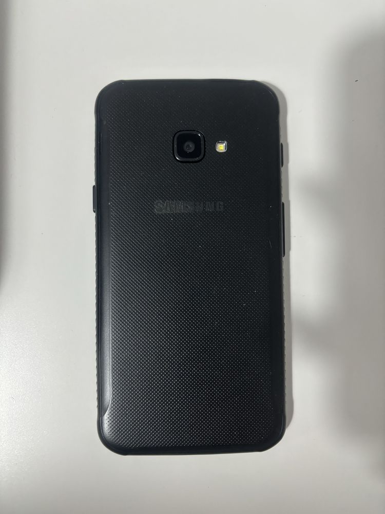 Смартфон Samsung Galaxy Xcover 4