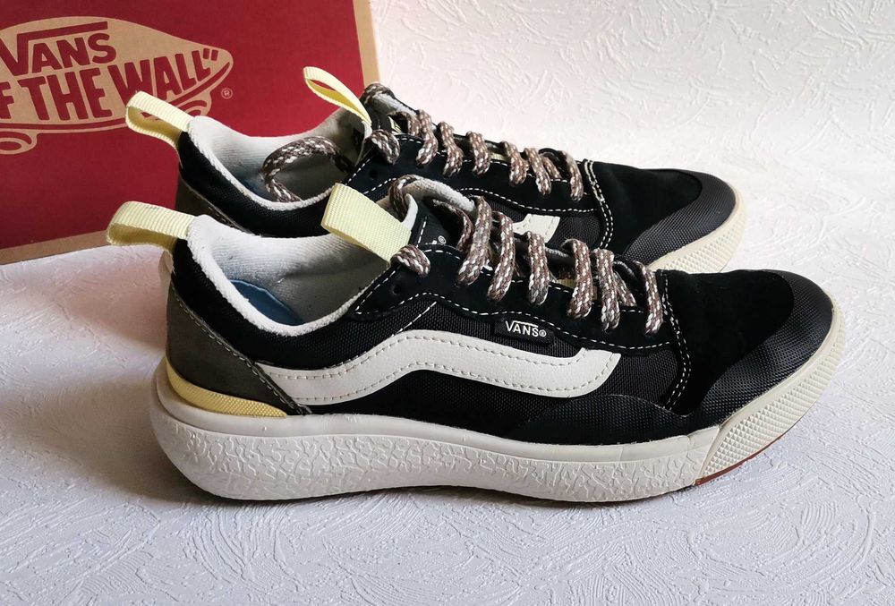 Adidasi sneakers baieti VANS Ultrarange Exo marime 36 23cm piele negri