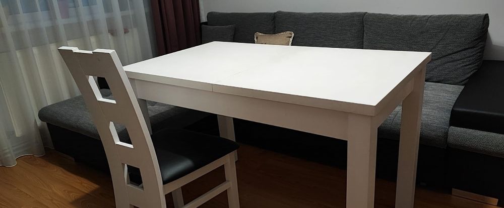 Set masa extensibila + 4 scaune - calitate foarte buna