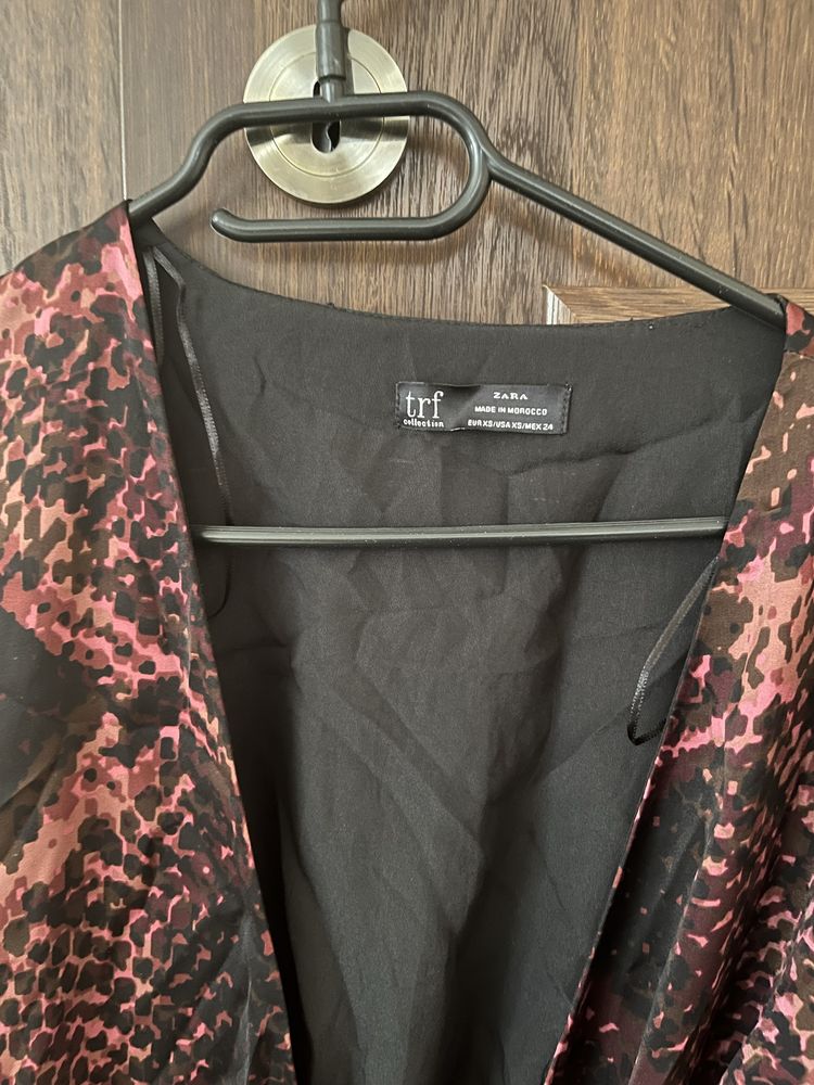 Рокля с прехвърляне Zara