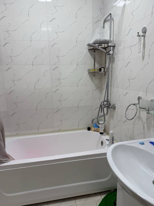 Чилонзор 20-кварталда Илон мачит оркасида 3хонали уй ижарага берилади