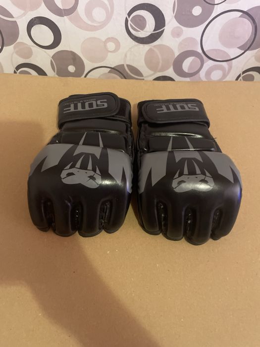 MMA ръкавици Venom