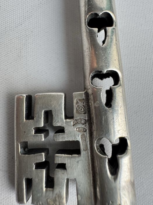 Cheia succesului din argint