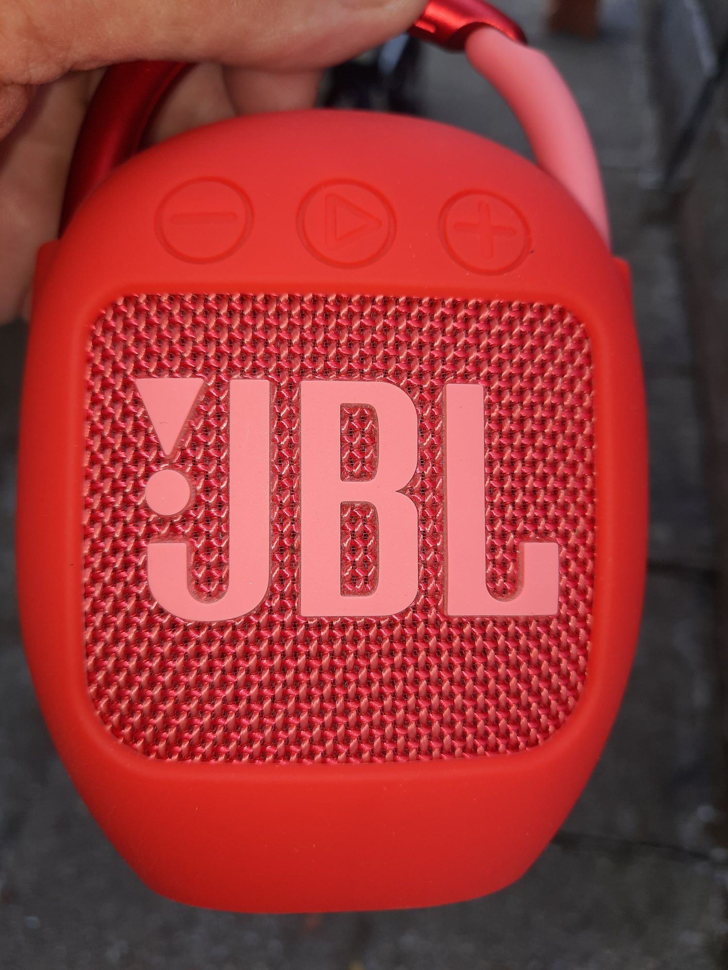 Vand boxă JBL CLIP 4 in stare perfectă