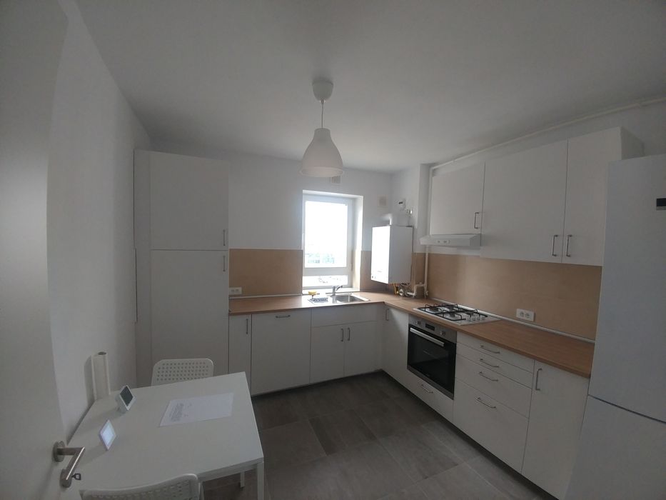 Închiriez apartament Coresi Avantgarden (Kasper)