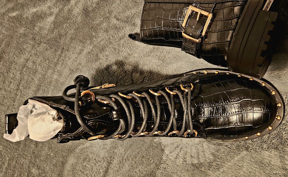 Чисто нови дамски зимни боти 39