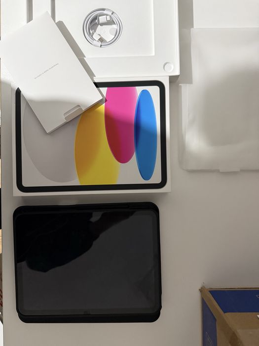 Продавам ipad 11 a16 и слушалки airpods 4