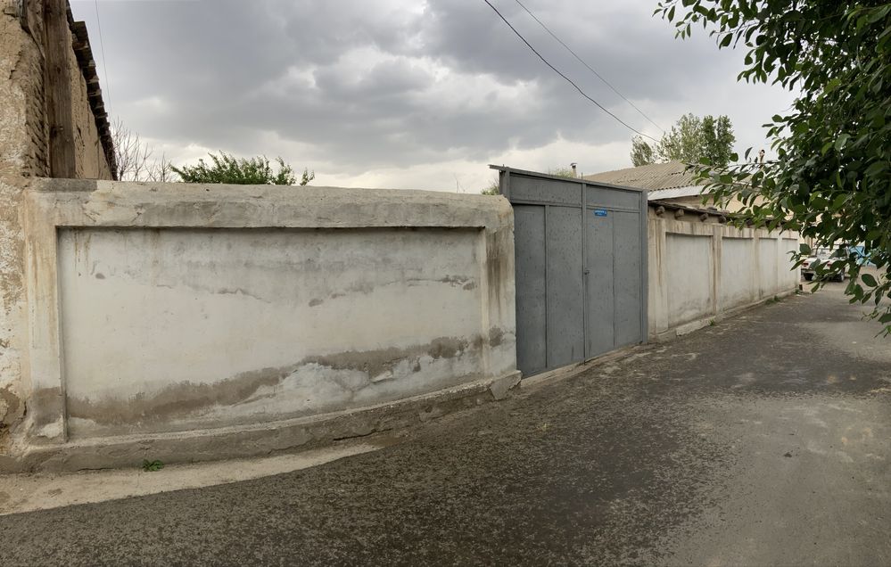 Chista quruvchilaga qizu yer, ikta ko’chaga qaragan 8,4 sotix.