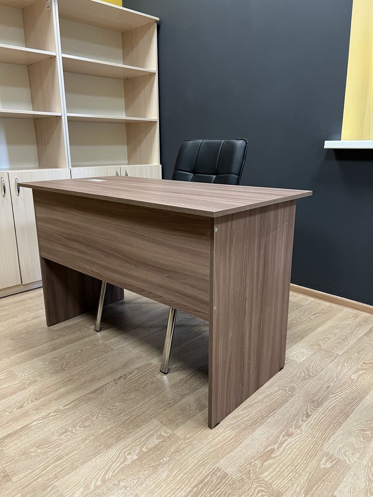 Продаю срочно столы для офиса 3шт