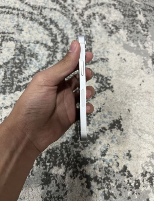 iPhone 12 mini sotiladi srochna