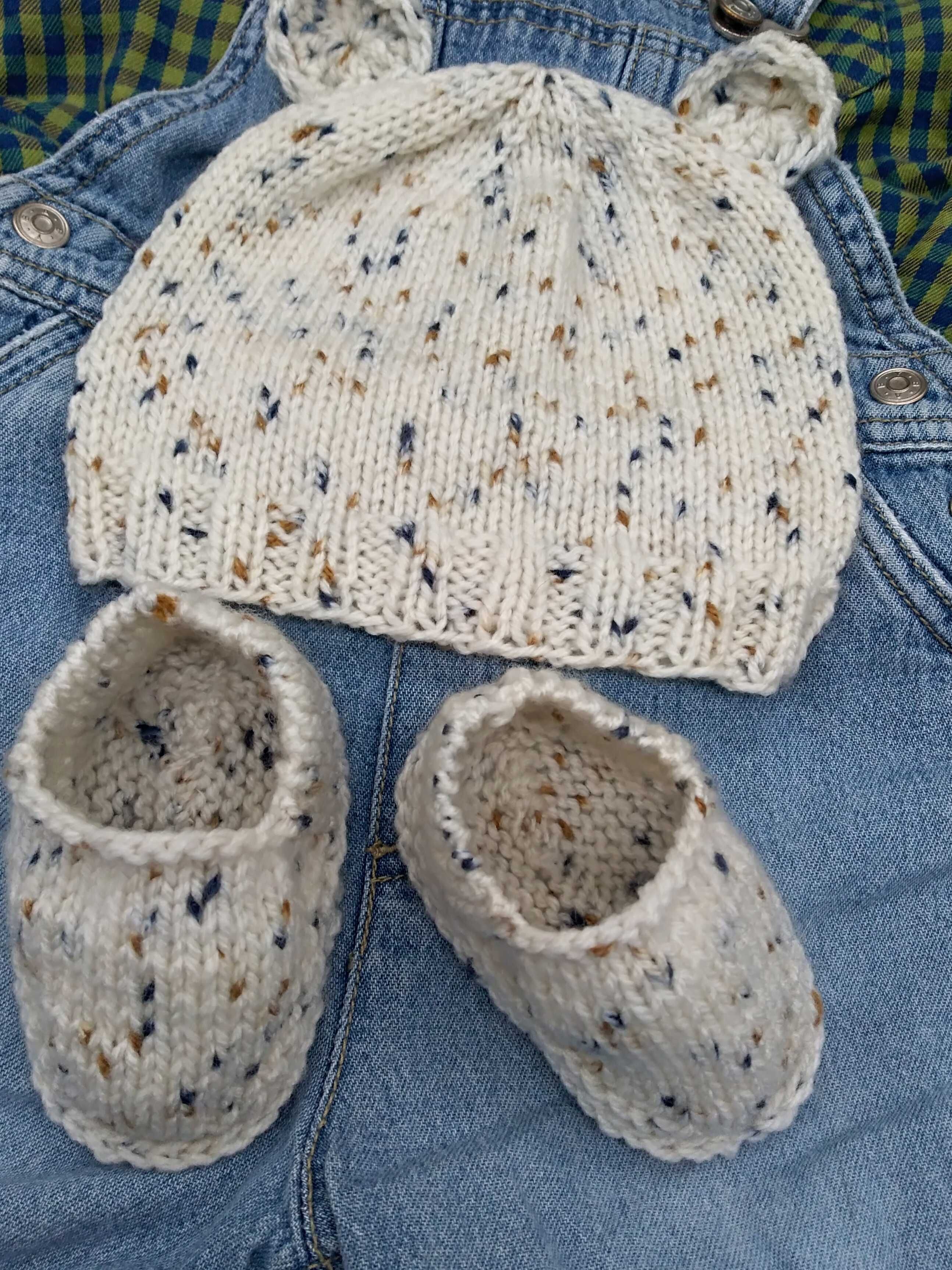 Ръчно плетени шапки,терлички, дрешки за бебета 0-12 месеца