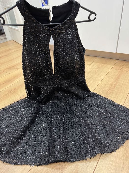 Дамска черна рокля с пайети