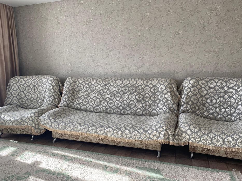 Продается диван + 2кресла