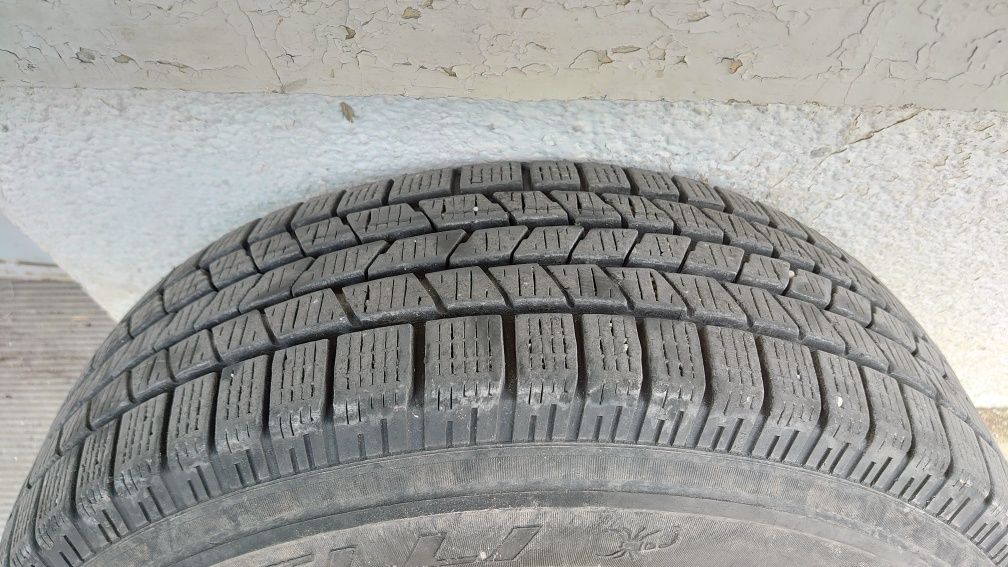 Зимни Pirelli Scorpion M+S 215 70 16