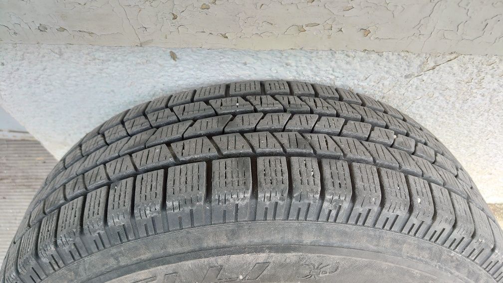 Зимни Pirelli Scorpion M+S 215 70 16