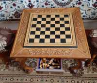 Срочно Шахматный стол с двумя табуретками!
