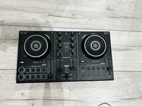 Placă de mixat Pioneer ddj 200 şi căști profesionale.
