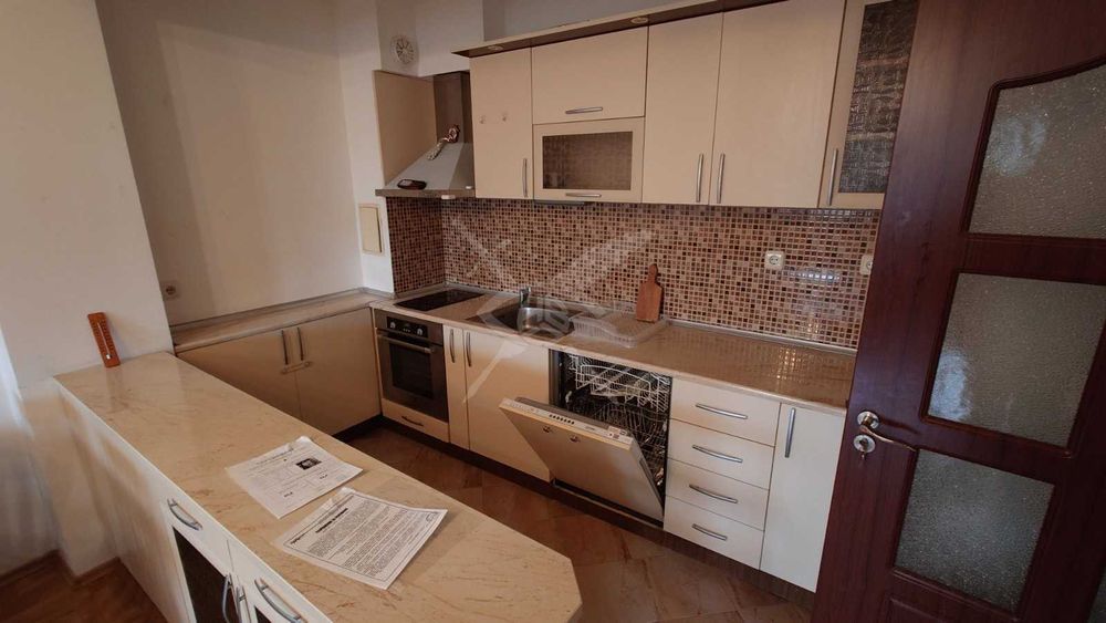 Дава се под наем Тристаен апартамент в Бургас, Възраждане - 123 кв.м за 239000 € - Снимка #1