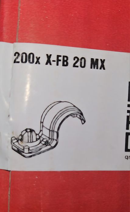 Cleme metalice de 20 mm și cuie Hilti de 17mm