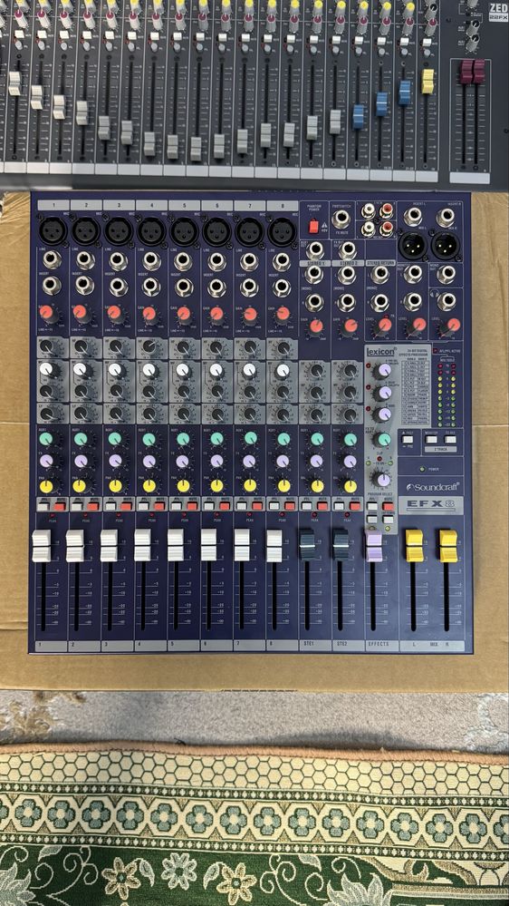 Микрофон Shure микшерный пульт soundcraft