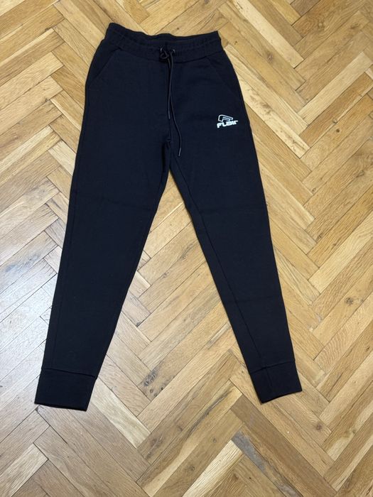 Долнище на анцуг (flair), панталон (junona), дънки (pull bear)