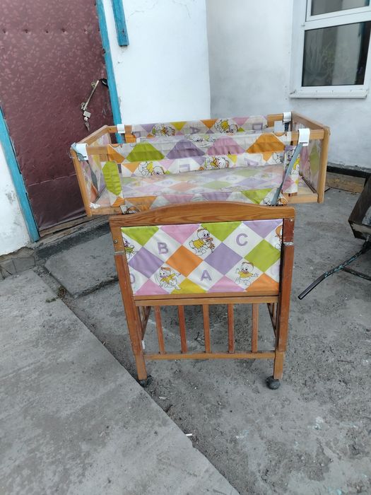 Манежка детская с люлькой