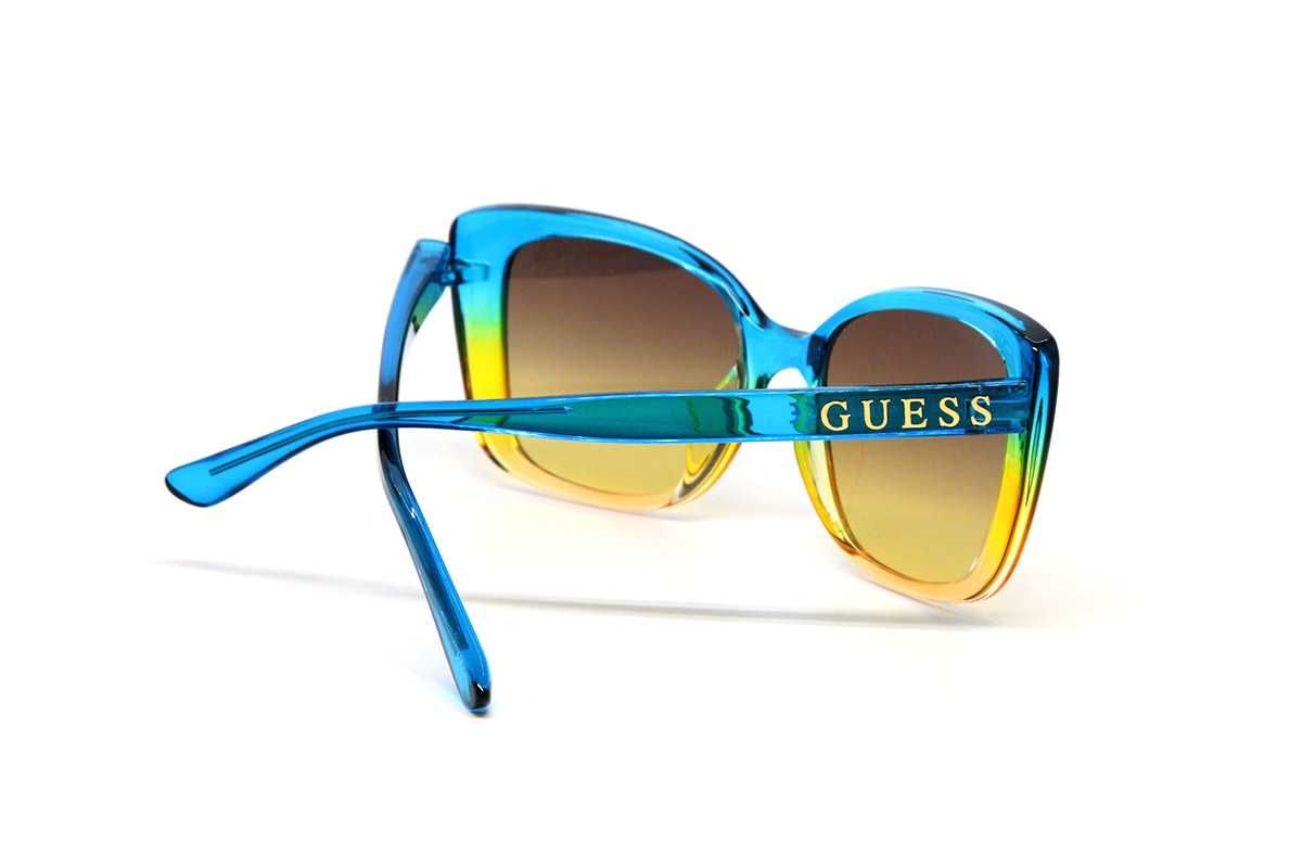 Оригинални младежки  слънчеви очила Guess -47%