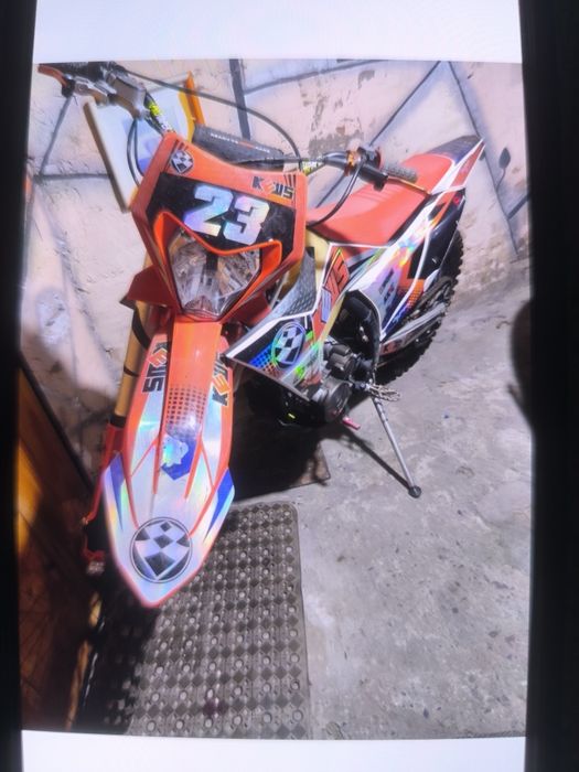 Продам мот в хорошем состоянии мотор 4 клапаный резина новая .