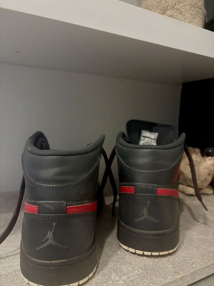 оригинални Air Jordan 1 Mid