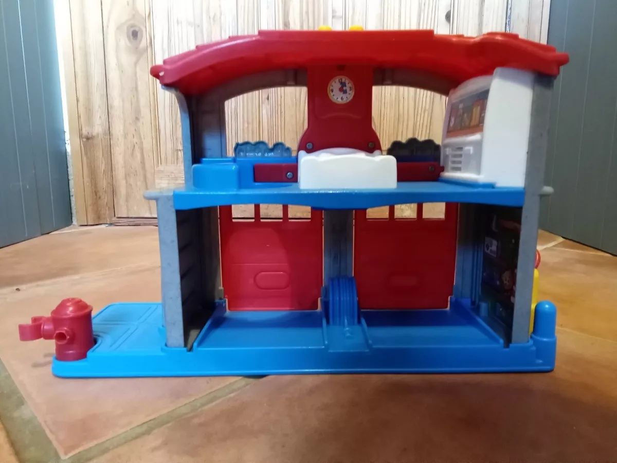 Лот Fisher Price Little People огромен комплект музикални интерактивни