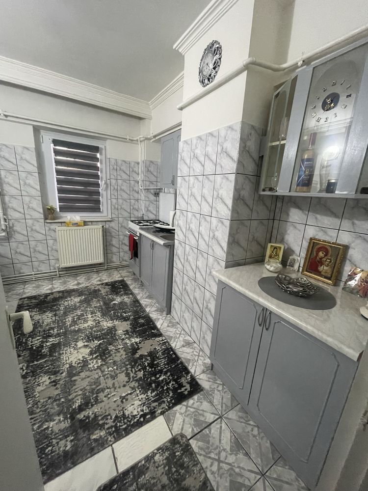 Vand apartament 2 camere