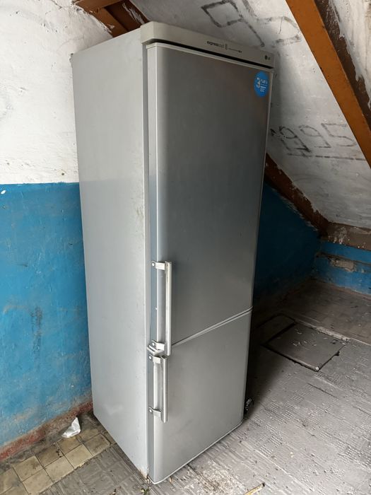 Холодильник для дома. Не новый но рабочий