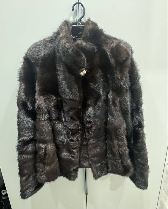 Продам норковую шубу автоледи