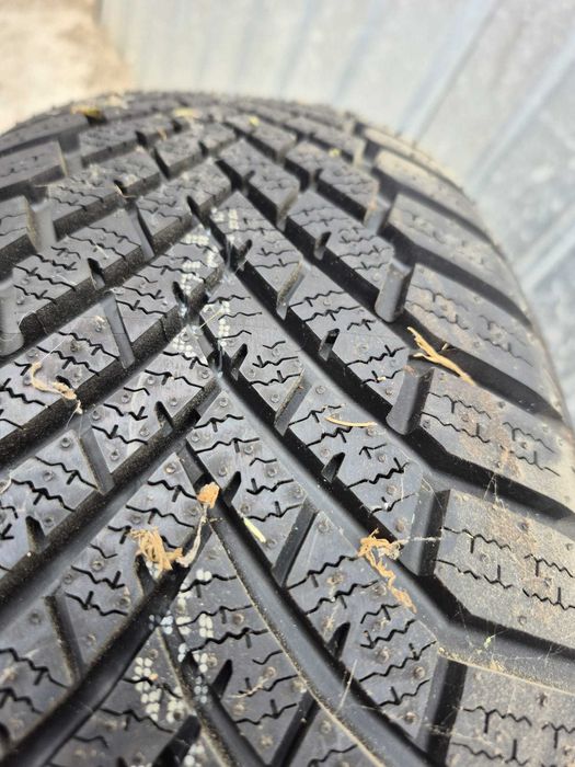 cauciuc yokohama winter
195/55R16 2021 - lot 11-23-7