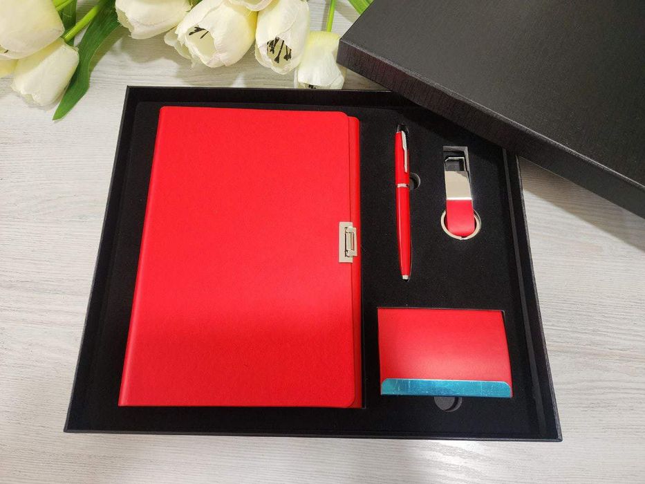 Barcha turdagi sovgʻalar uchun toʻplamlar logo va yozuv tushirish b-n